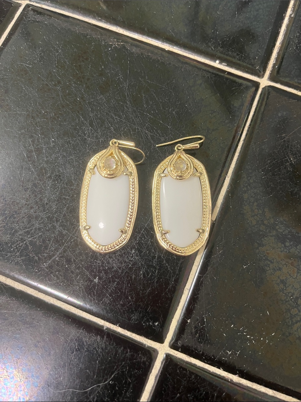 Kendra Scott Gold and White Ella Drop Earrings
